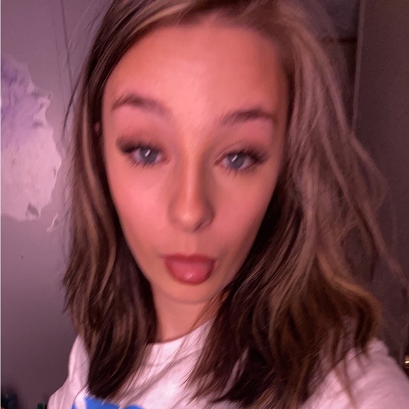 Meet your Posher, Haleigh - Picture 1 of 1